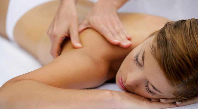 Frauen und Massage